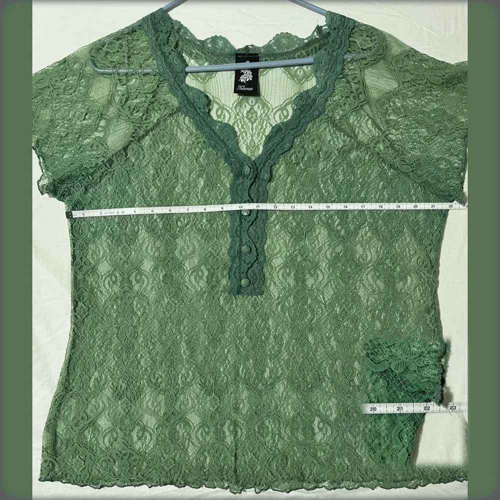 Tuberose* Beautiful Lace Blouse - Picture 5 of 6